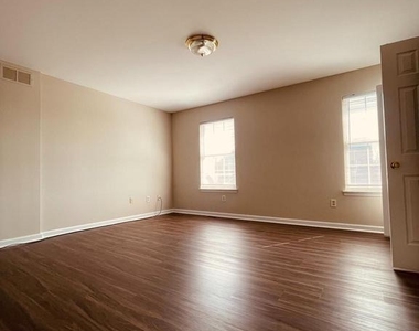 1505 W 5th Street - Photo Thumbnail 5