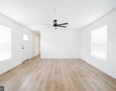161 Carnation Drive - Photo Thumbnail 5