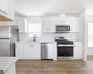 161 Carnation Drive - Photo Thumbnail 7