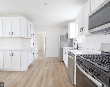 161 Carnation Drive - Photo Thumbnail 8