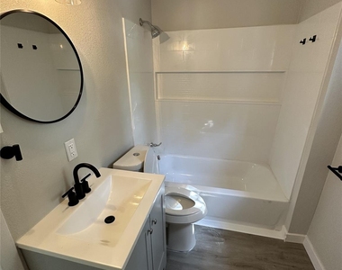 622 Scarbrough St - Photo Thumbnail 6