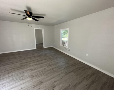 622 Scarbrough St - Photo Thumbnail 1