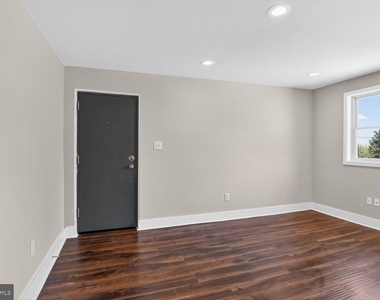 622 Eastern Avenue Ne - Photo Thumbnail 7