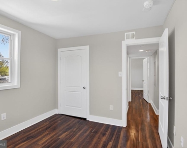 622 Eastern Avenue Ne - Photo Thumbnail 9