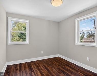 622 Eastern Avenue Ne - Photo Thumbnail 8