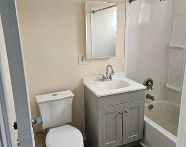 10 Halley Place Se - Photo Thumbnail 2