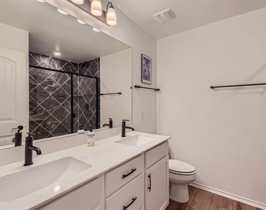 6521 Carriage Pines Dr - Photo Thumbnail 24