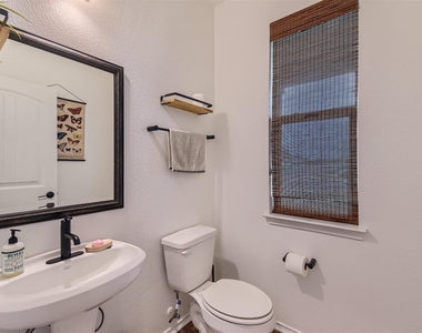 6521 Carriage Pines Dr - Photo Thumbnail 13