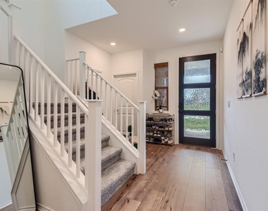 6521 Carriage Pines Dr - Photo Thumbnail 2