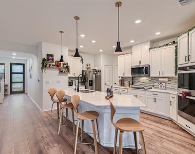 6521 Carriage Pines Dr - Photo Thumbnail 7