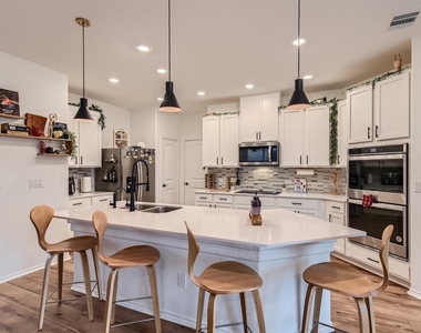 6521 Carriage Pines Dr - Photo Thumbnail 8