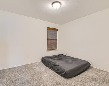 6521 Carriage Pines Dr - Photo Thumbnail 29