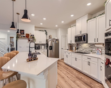 6521 Carriage Pines Dr - Photo Thumbnail 11
