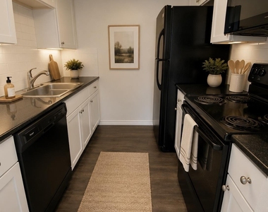 2401 Leon St - Photo Thumbnail 6