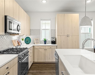 2624 Metcalfe Rd - Photo Thumbnail 3