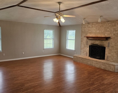 16 Brenda Ln - Photo Thumbnail 9