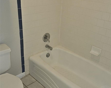 16 Brenda Ln - Photo Thumbnail 24
