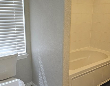 16 Brenda Ln - Photo Thumbnail 34