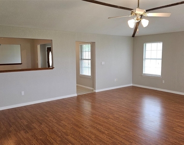 16 Brenda Ln - Photo Thumbnail 10