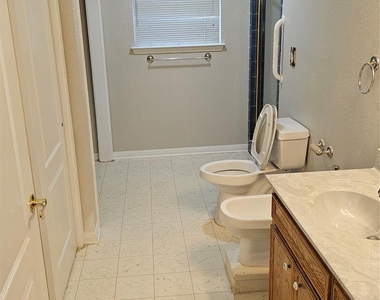 16 Brenda Ln - Photo Thumbnail 33