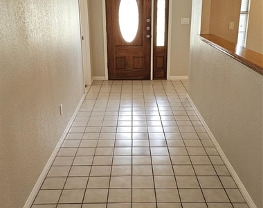 16 Brenda Ln - Photo Thumbnail 13