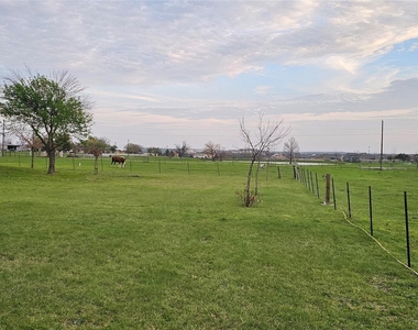 16 Brenda Ln - Photo Thumbnail 1