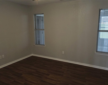 16 Brenda Ln - Photo Thumbnail 25