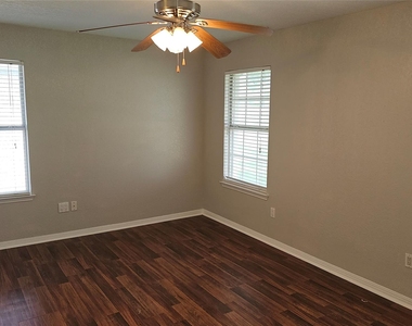 16 Brenda Ln - Photo Thumbnail 21