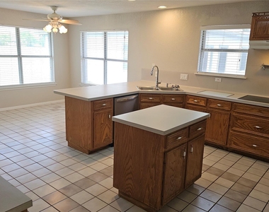16 Brenda Ln - Photo Thumbnail 14