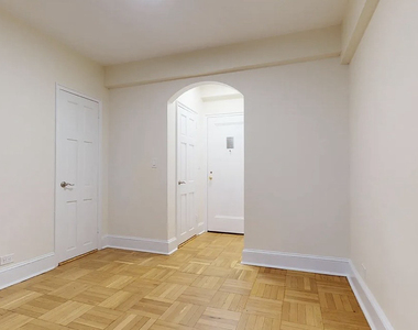 141 East 56th Street - Photo Thumbnail 3