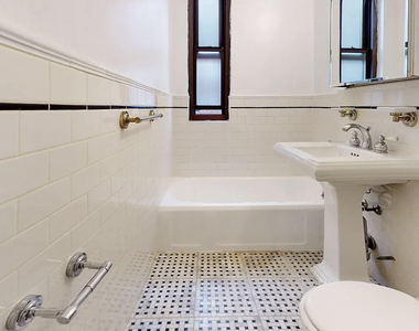 141 East 56th Street - Photo Thumbnail 8