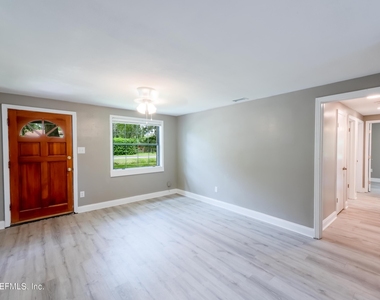 7832 Newton Road - Photo Thumbnail 12