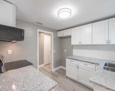 7832 Newton Road - Photo Thumbnail 15