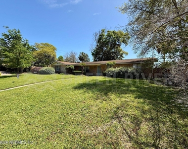 2 Fairway Road - Photo Thumbnail 1