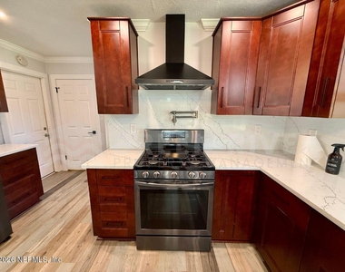 2 Fairway Road - Photo Thumbnail 16