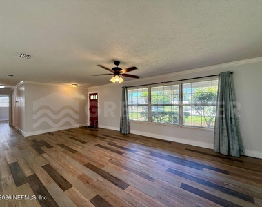 2 Fairway Road - Photo Thumbnail 6