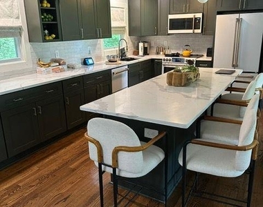 2434 Rockcliff Road Se - Photo Thumbnail 2