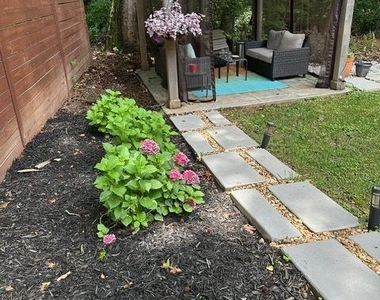 2434 Rockcliff Road Se - Photo Thumbnail 12