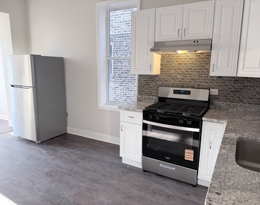 2533 S Drake Avenue - Photo Thumbnail 10