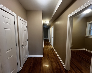 735 N Hamlin Avenue - Photo Thumbnail 2