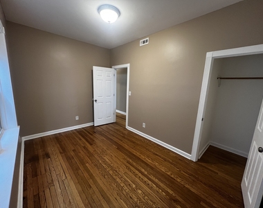 735 N Hamlin Avenue - Photo Thumbnail 12