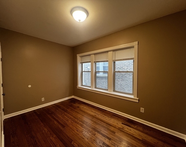 735 N Hamlin Avenue - Photo Thumbnail 11