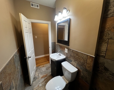735 N Hamlin Avenue - Photo Thumbnail 8