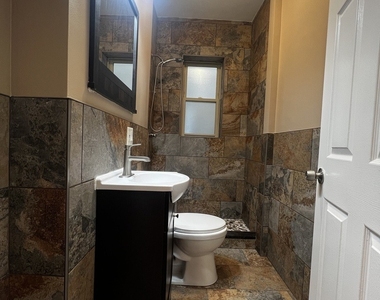 735 N Hamlin Avenue - Photo Thumbnail 7