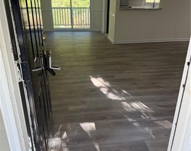 106 Sterling Court - Photo Thumbnail 1
