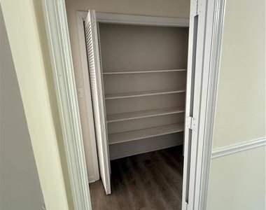 106 Sterling Court - Photo Thumbnail 9