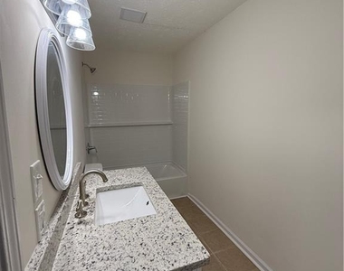 106 Sterling Court - Photo Thumbnail 11