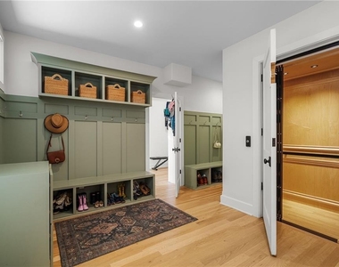 1381 Wessyngton Road Ne - Photo Thumbnail 3