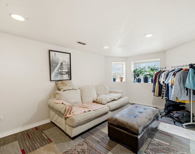 1637 S Saint Louis Avenue - Photo Thumbnail 5