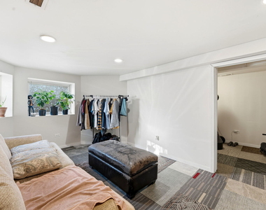 1637 S Saint Louis Avenue - Photo Thumbnail 6